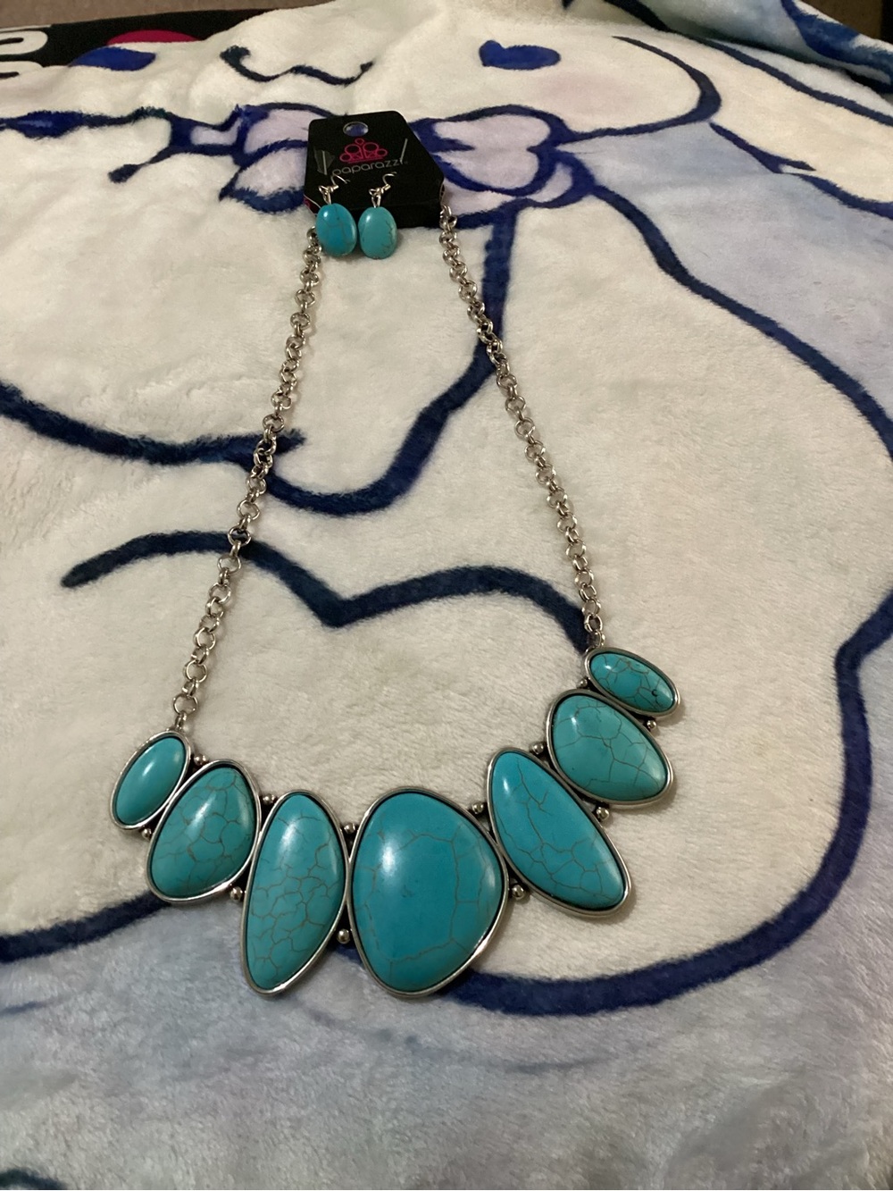 paparazzi Turquoise Cabochon Statement Necklace and Earrings Set - Picture 3 of 3
